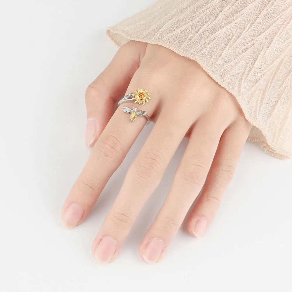 925 Silver Sunflower and Bee Rotating Zircon Ring