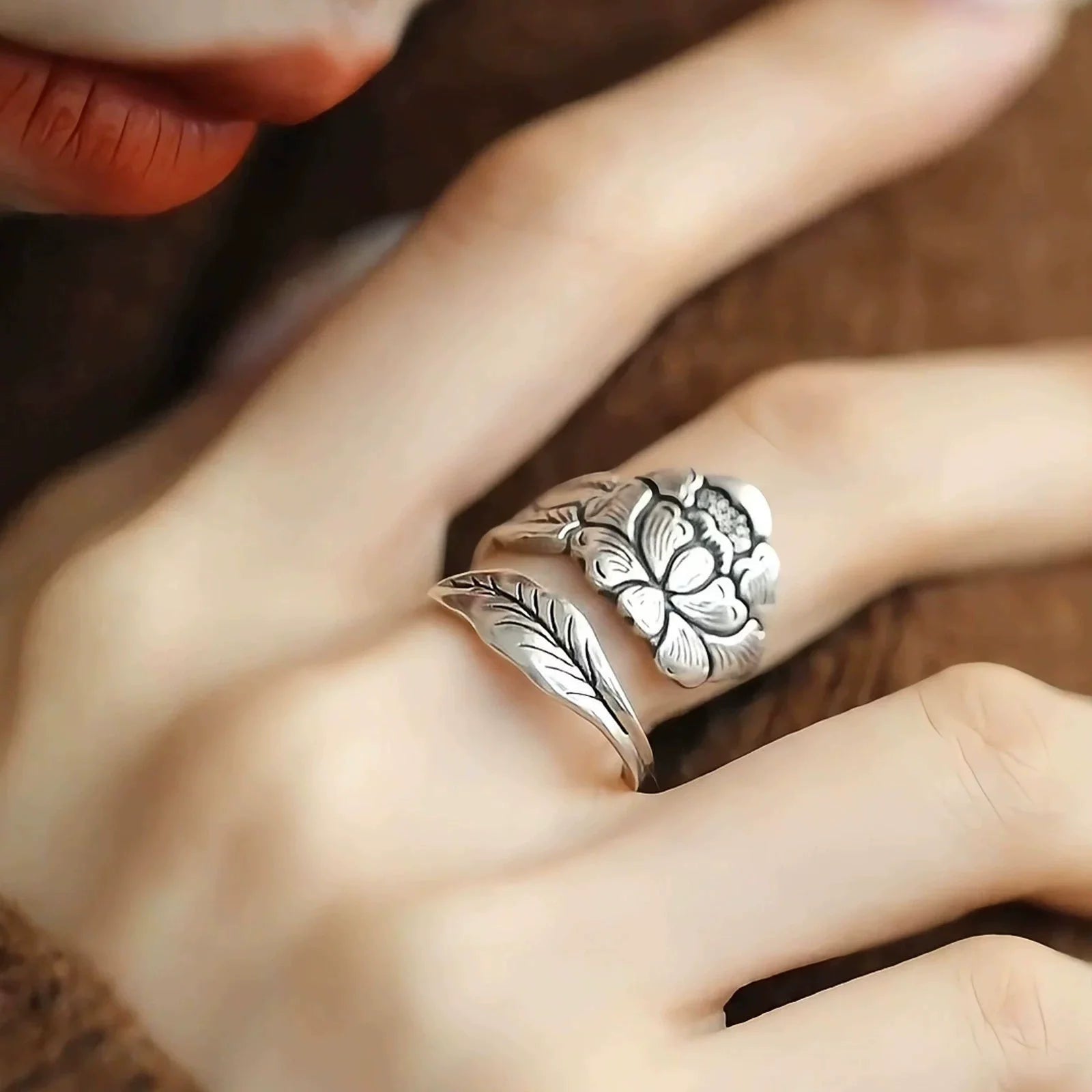 925 Silver Topaz Ring for Women – Vintage Hollow Lace Design