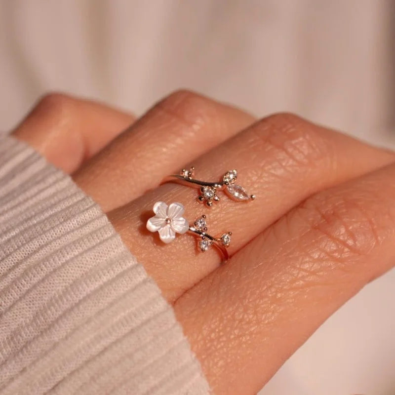 Sparkling Flower Open Ring for Women – Elegant Gift