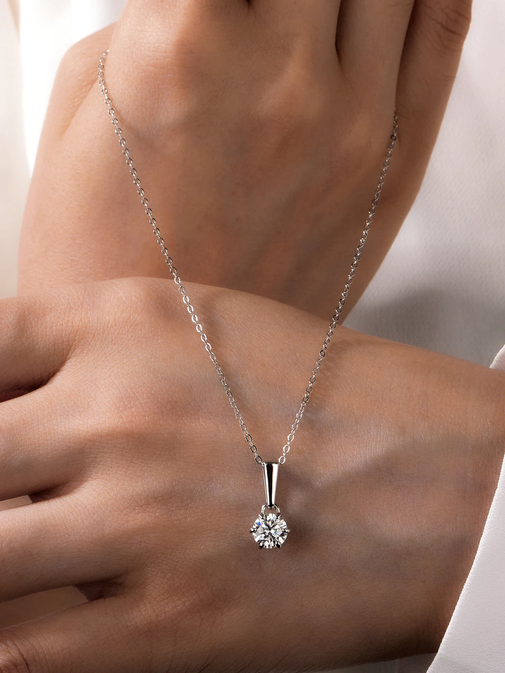 S925 18K Gold Round Solitaire Moissanite Pendant Necklace